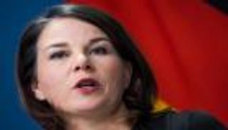 غلطة "360 درجة".. وزيرة خارجية ألمانيا تتورط مرتين في دعم بوتين