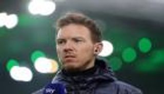 عاد معتذرا.. مدرب بايرن ميونخ يشعل الدوري الألماني باقتحام وسباب