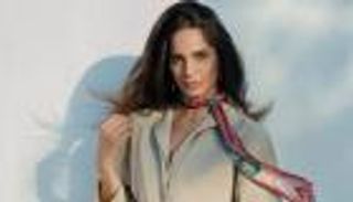 آمال ماهر تحتفل بعيد ميلادها.. إطلالة مميزة بـ"شورت جلد" (فيديو)