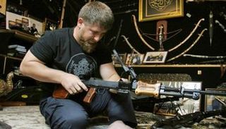 قديروف يختبر الكلاشينكوف الروسي