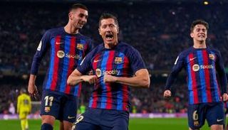 روبرت ليفاندوفسكي مهاجم برشلونة 