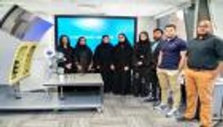 إماراتيون يفحصون محركات الطائرات بالذكاء الاصطناعي في "لوكهيد مارتن"