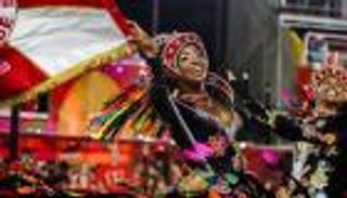 مع مواكب السامبا الصاخبة.. كرنفال ريو دي جانيرو يستعيد بهرجته