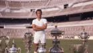 "الساحر" أمانسيو أمارو.. ريال مدريد يودع بطل السادسة