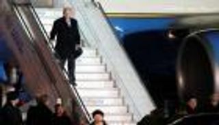 بايدن يصل إلى بولندا.. والتوترات مع بيلاروسيا تتصاعد 