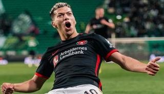 إمام عاشور لاعب ميتييلاند الدنماركي