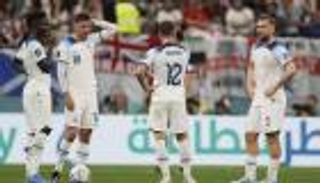 من أضحوكة إلى ثورة لطيفة.. قصة مسرحية تخلد صعود منتخب إنجلترا