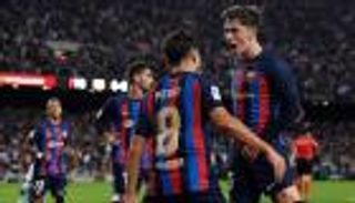 حلم اليوربا ليج.. كيف يحل برشلونة أزمة الوسط ضد مانشستر يونايتد؟