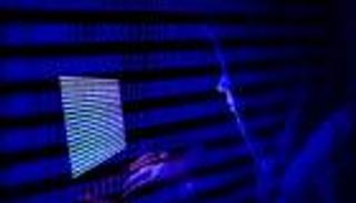 تسريح قراصنة الإنترنت.. تفاصيل أخطر تقرير استخباراتي