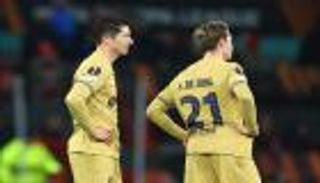 ما هي حقيقة هبوط برشلونة إلى دوري المؤتمر الأوروبي؟