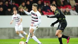 إمام عاشور لاعب وسط ميتييلاند الدنماركي