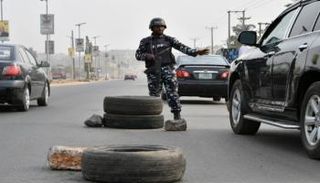 لجنة تفتيش أمنية في نيجيريا