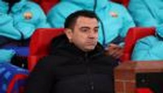 بعد الوداع الأوروبي.. تشافي يفند أسباب نكسة برشلونة