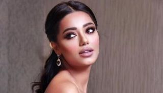  المغنية العراقية رحمة رياض