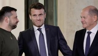 المستشار الألماني مع ماكرون وزيلينسكي