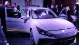 أول سيارة سيدان كهربائية صينية بمصر.. السعر والمواصفات