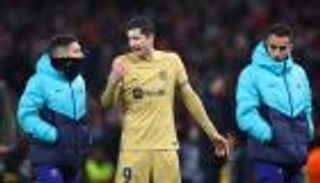 أزمات برشلونة.. هل اشتبك ليفاندوفسكي مع زميله بعد نكبة الدوري الأوروبي؟