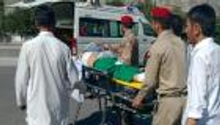 حادث مروع يقتل ويصيب 33 شخصاً في باكستان