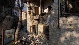 آثار الزلزال في فاكيفلي