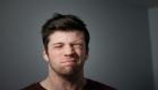 التهاب العصب السابع يتكرر أكثر من مرة؟.. الحزن والبرد من أبرز الأسباب