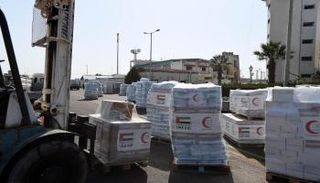 جانب من شحنة المساعدات لمستشفى اللاذقية