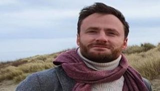 عامل الإغاثة البلجيكي أوليفييه فاندكاستيل