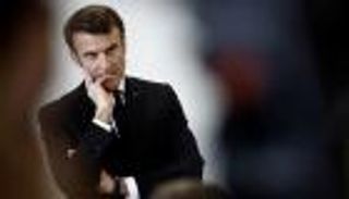 "زواج مأزوم" ونفوذ على المحك.. ماكرون يتحدى روسيا في أفريقيا