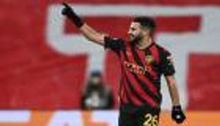 قدوة ونموذج.. كيف يدعم رياض محرز شباب مانشستر سيتي؟