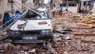 آثار الزلزال المدمر في تركيا