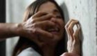 مصري يغتصب صديقة ابنته.. زارتها للاطمئنان عليها بعد مرضها