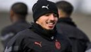 بن ناصر على دكة ميلان.. كيف يعود محارب الصحراء للتشكيل الأساسي؟