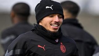 بن ناصر في تدريبات ميلان