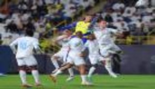 الجميع ينتقد حكم مباراة النصر والباطن.. ما علاقة رونالدو؟