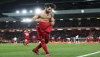 بالشاي والنوم.. كيف يحتفل محمد صلاح بدخوله التاريخ على شرف مان يونايتد؟