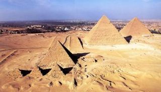 أهرامات الجيزة في مصر 