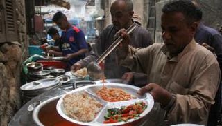 تحضيرات مائدة إطعام في مصر- أرشيفية