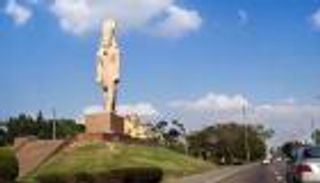 مصرع 5 مصريين جراء اصطدام سيارة بشجرة في القاهرة