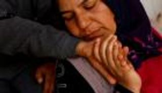 قصص الزلزال المدمر.. "حواء" تروي لحظة خروجها وأسرتها من شق صغير