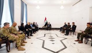 جانب من اجتماع وزير دفاع أمريكا أوستن ورئيس الحكومة العراقية السوداني