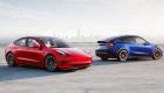 سباق التصنيع يشتعل بين "تسلا" والثلاثي الألماني.. من يتصدر؟