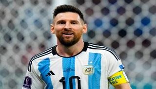 ليونيل ميسي قائد منتخب الأرجنتين