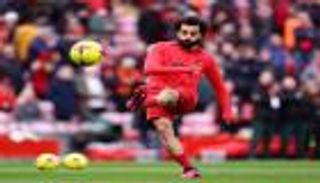 البطل والضحية.. أسطورة ليفربول ينحني أمام "معبد" محمد صلاح