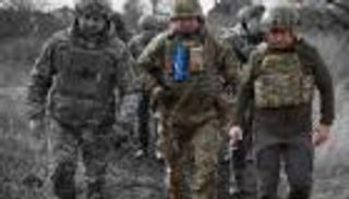 باخموت تشعل خلافا بين زيلينسكي وقائد جيشه.. منافسة على الرئاسة؟