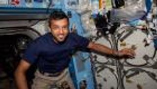 سلطان النيادي يبدأ تنفيذ مهامه في محطة الفضاء الدولية (صور)