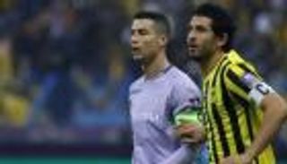 يوم العلم السعودي شعار جولة قمة الاتحاد والنصر في دوري روشن