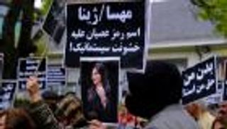 مارس شهر المرأة.. لكن ليس في إيران
