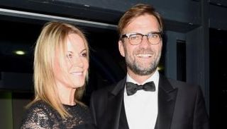 يورجن كلوب مدرب ليفربول وزوجته