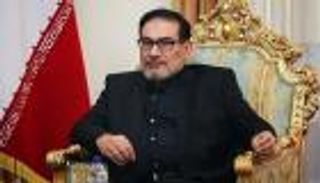 قنبلة دخان إيرانية؟.. إعلان مبهم عن مفاوضات مستشار خامنئي