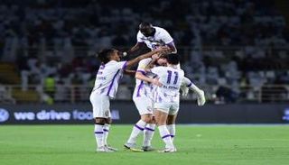 من مباراة الوحدة والعين