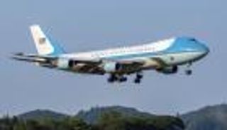 الطائرة الرئاسية الأمريكية.. بايدن "يتخلى" عن ترامب ويختار كينيدي